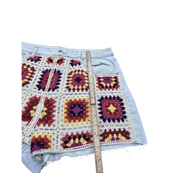 Crochet Patchwork Denim Shorts 15/32W By SO Goods For Life - Picture 4 of 7